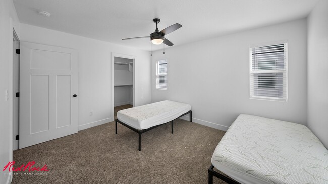 Building Photo - MOVE IN SPECIAL! Fresh, Modern Living, Just Steps Away From Everything in Cedar City