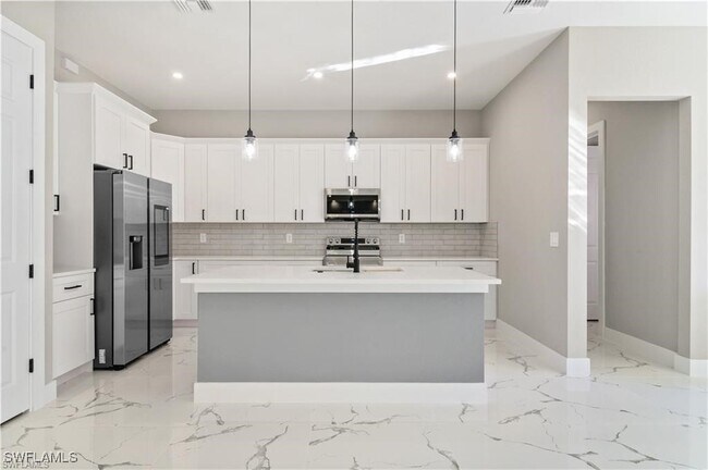 Building Photo - 1561 NW 26th Pl