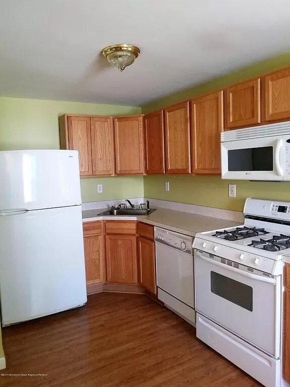 Building Photo - 30 Fort Ave