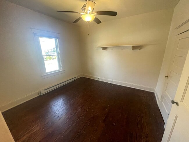 Building Photo - 126 Suffolk Ave