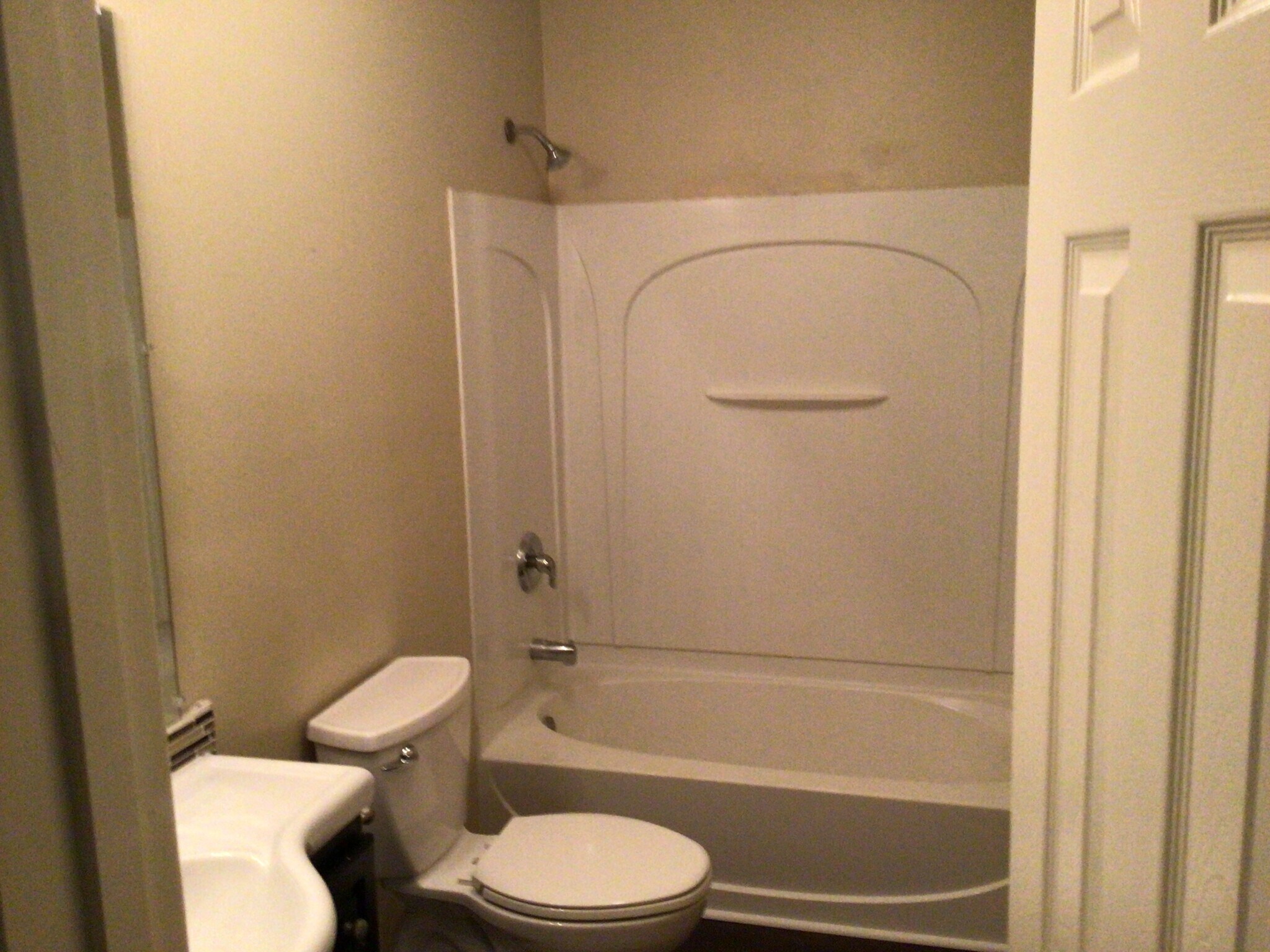 Building Photo - 7 Holly Springs Cir