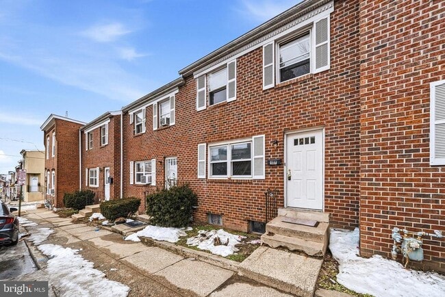 Building Photo - 507 E Airy St