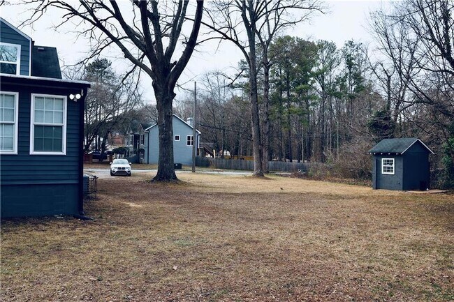 Building Photo - 1526 Childress Dr SW