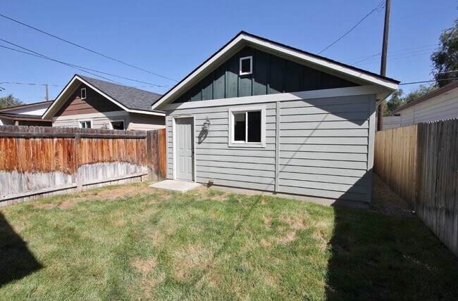 Building Photo - Craftsman Style Home on the Boise Bench