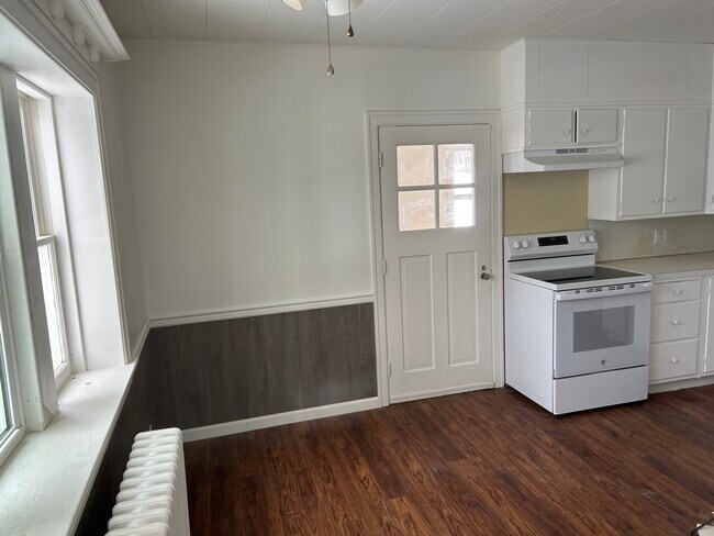 Building Photo - 5072 Strasburg Rd