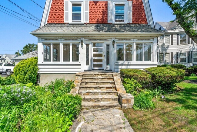 Primary Photo - 68 Elm St