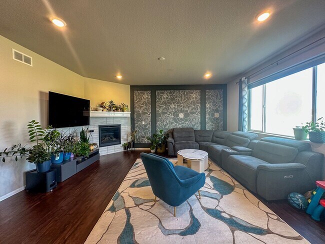 Building Photo - This is what a dream home looks like!