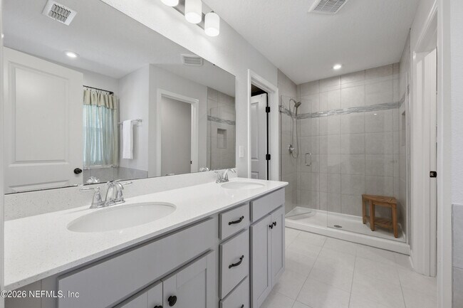 Building Photo - 184 Dahlia Falls Dr