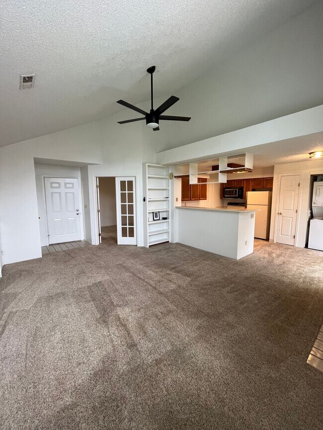Building Photo - 1 bed 1 bath condo at Powderhorn