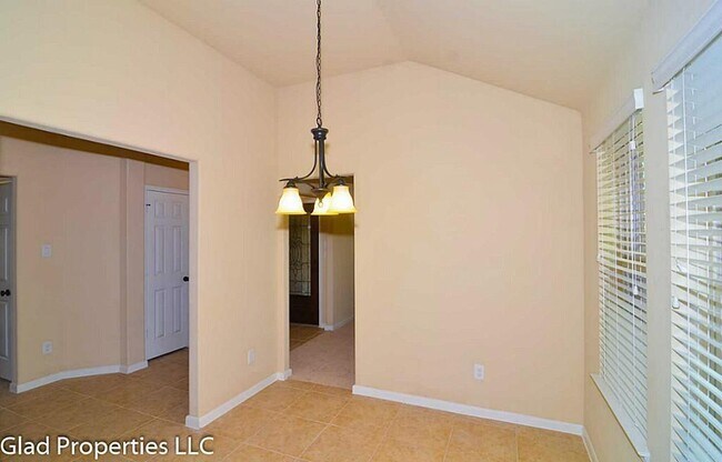 Building Photo - 16911 Ranger Ridge Dr