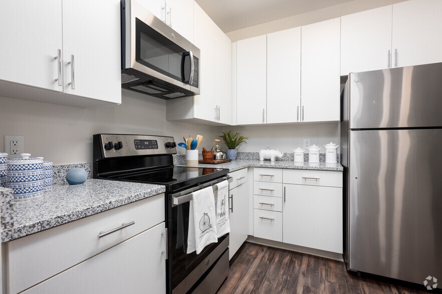 2BR, 2BA - 1,188SF - Kitchen - Buckhill Village Apts