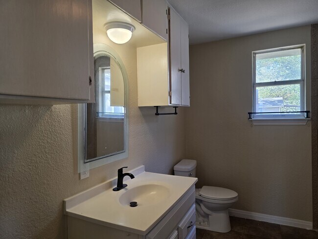 Building Photo - 3106 Fallwell Ln