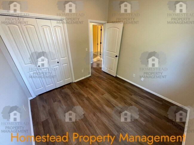 Building Photo - 535