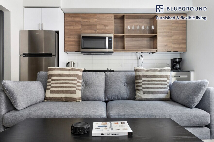 Building Photo - 2222 15th Ave W