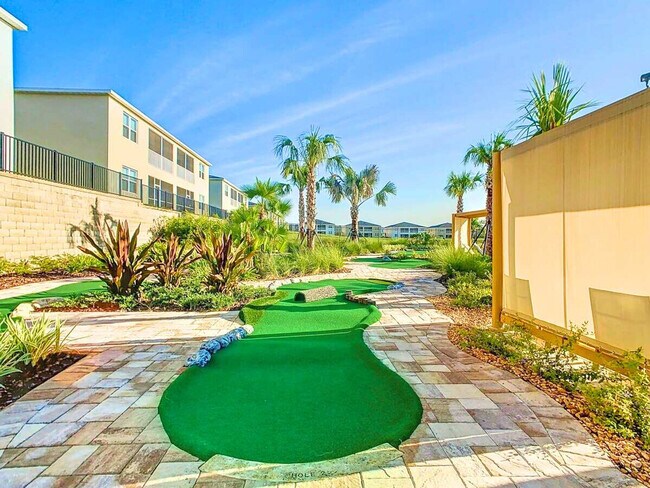 Building Photo - 1520 Oasis Club Blvd