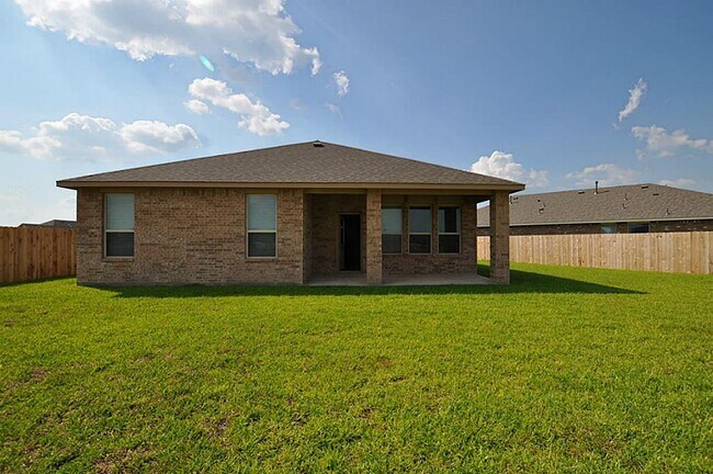 Building Photo - 23607 Legano Dr