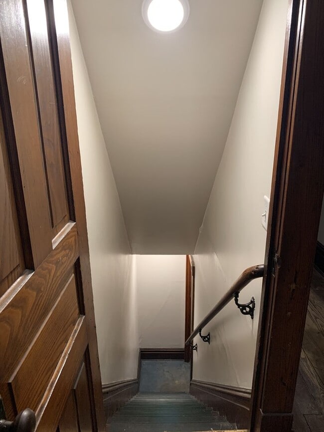 Building Photo - 2-story duplex | 4 bedrooms and 2 full bathrooms