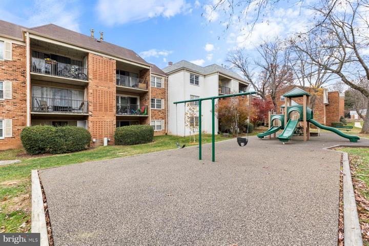 Building Photo - 876 College Pkwy