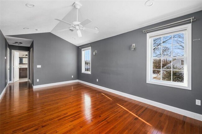 Building Photo - 227 Marshall Ave