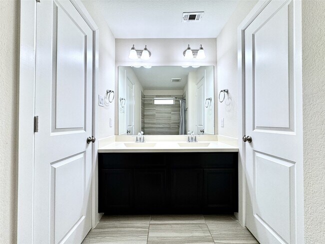 Building Photo - 2514 Deerwood Heights Ln