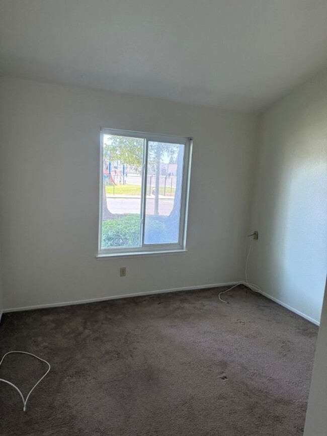 Building Photo - Modern 3 Bedroom Condo w/ Garage Vacaville...