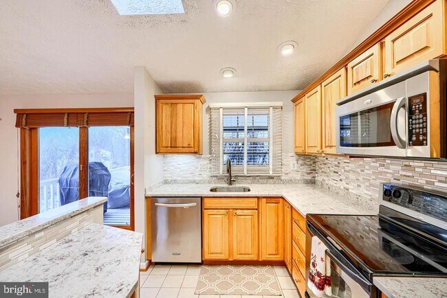 Building Photo - 8908 Goldentree Ln