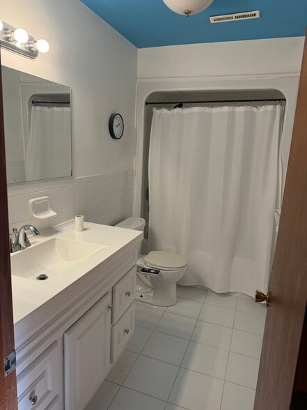 Building Photo - 7 Bryson Ave