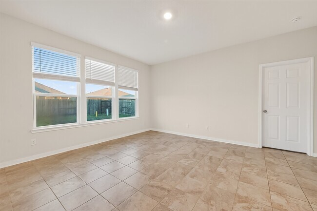 Building Photo - 5907 Osprey Dr