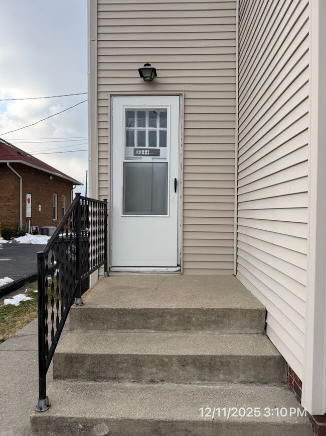 Building Photo - 2311 California Ave