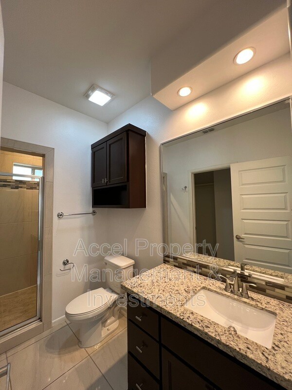 Building Photo - 214 Fig Dr