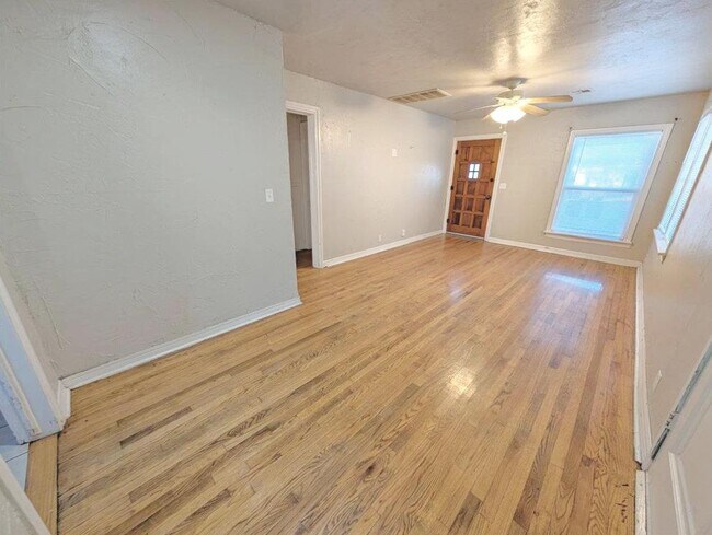 Building Photo - 4908 N College Ave