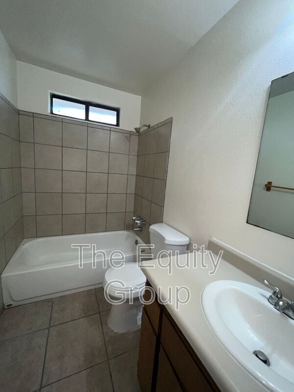 Building Photo - 10730 Railroad Ave