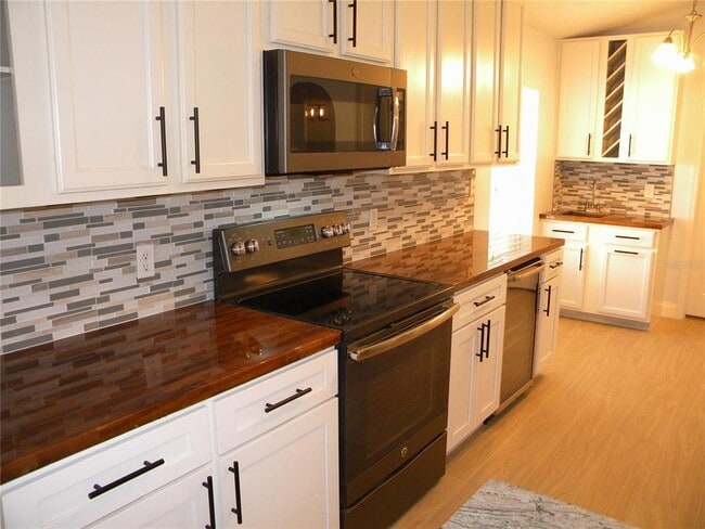 Building Photo - 1821 Corner Meadow Cir