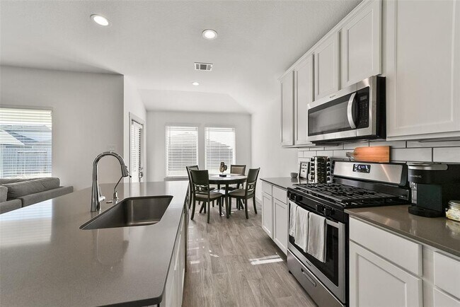Building Photo - 7834 Golden Rubia Ln
