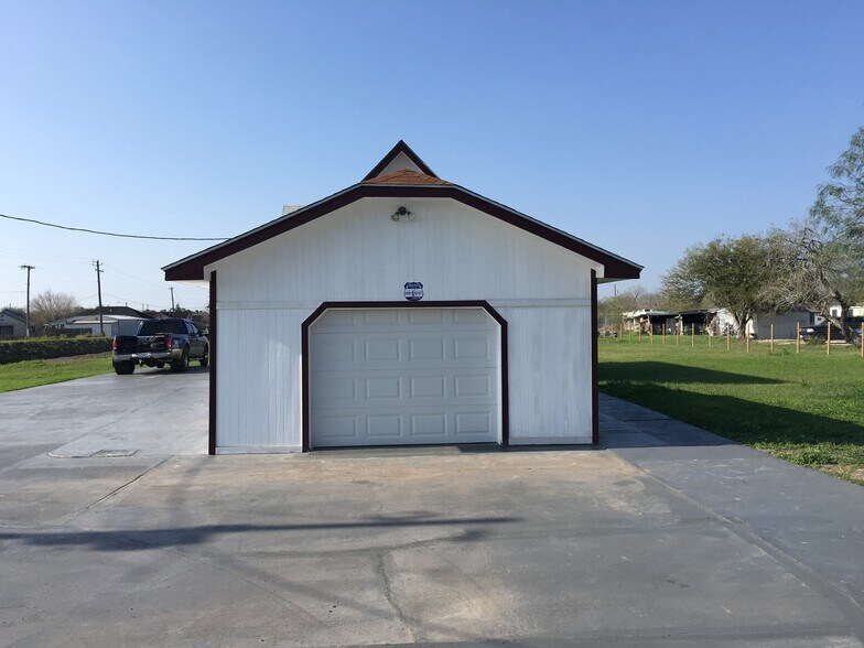 Building Photo - 1601 W Expressway 83