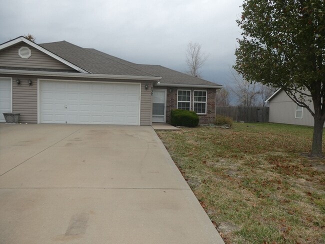 Building Photo - 3 bd 2 bath - Grain Valley