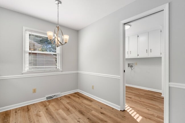 Building Photo - 3803 Derbyshire Dr