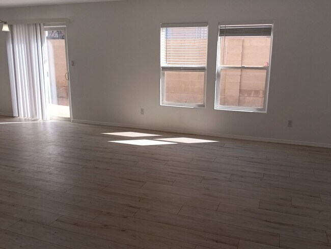 Building Photo - 3 Bedroom, 2.25 Bathroom Home! Schedule a Showing Today!