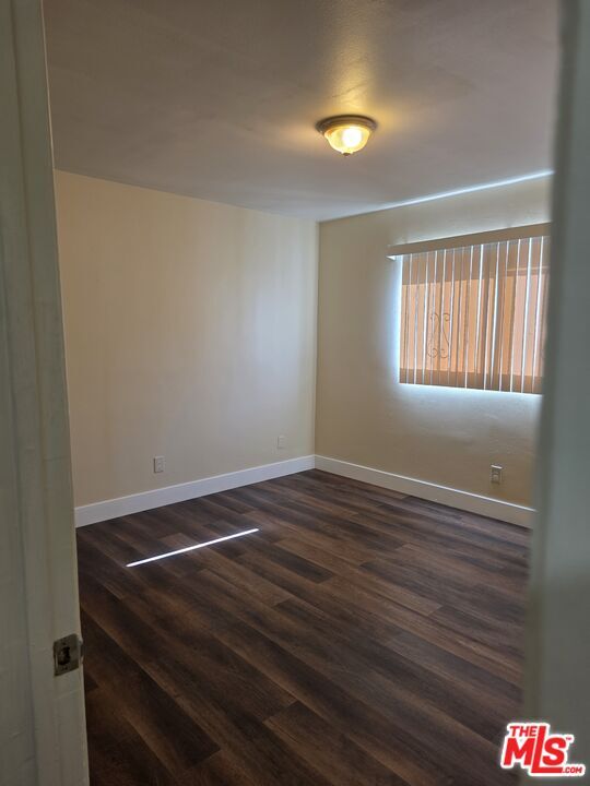 Building Photo - 754 E 84th Pl