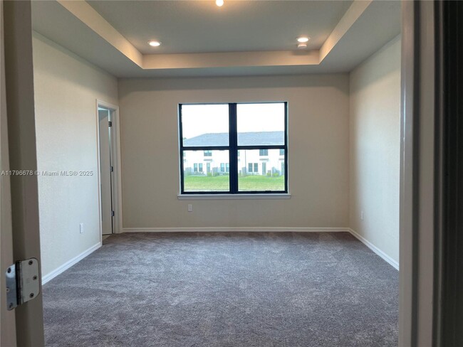Building Photo - 2151 Appleton Cir S