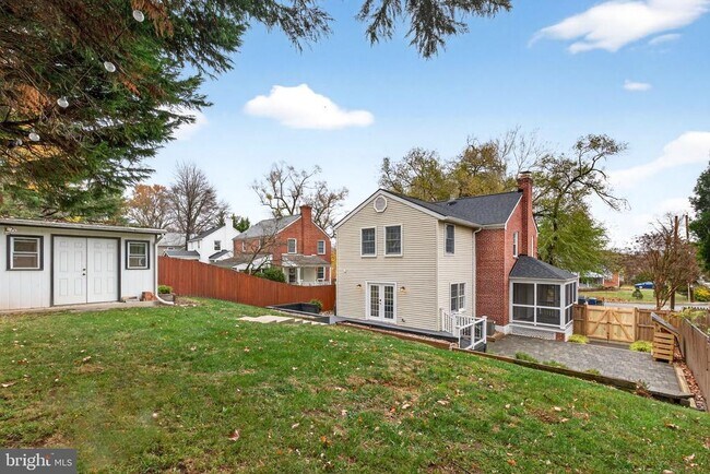 Building Photo - 3004 Marshall St