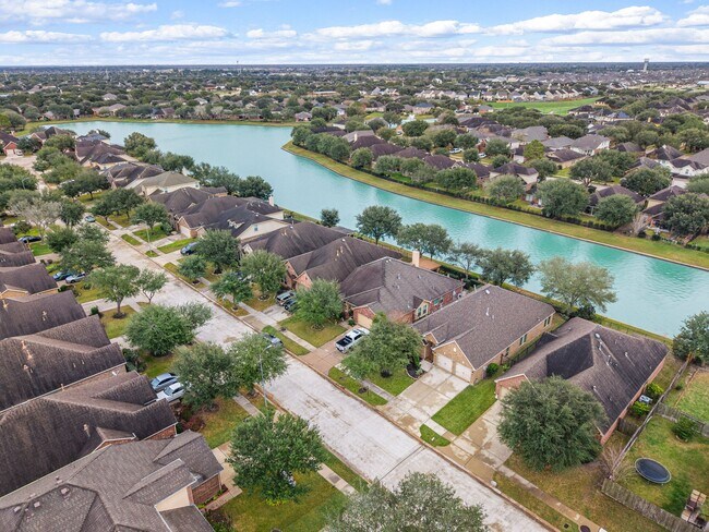 Building Photo - 26323 Crystal Cove Ln