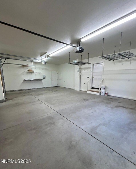 Building Photo - 6785 Eagle Wing Cir