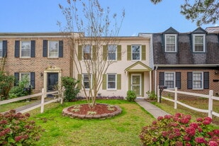 Building Photo - 5213 Clover Hill Dr