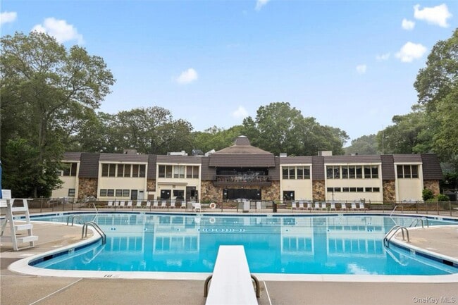 Building Photo - 703 Hilltop Ct
