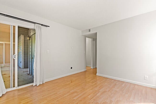 Building Photo - 760 Canyon Oaks Dr