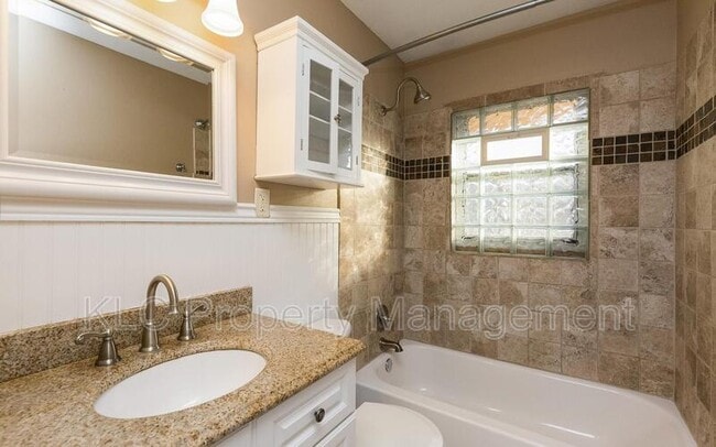 Building Photo - 230 Bel Aire Dr