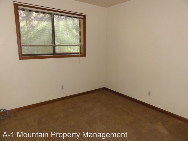 Building Photo - 3 br, 1 bath House - 3008 B Forest Way