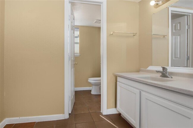 Building Photo - 12223 W Village Dr