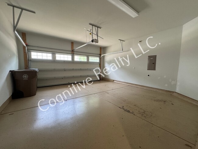 Building Photo - 1024 Laurel Twist Rd